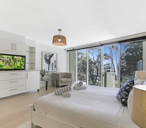Bedroom-Little-Cove-Court-Apartment-4