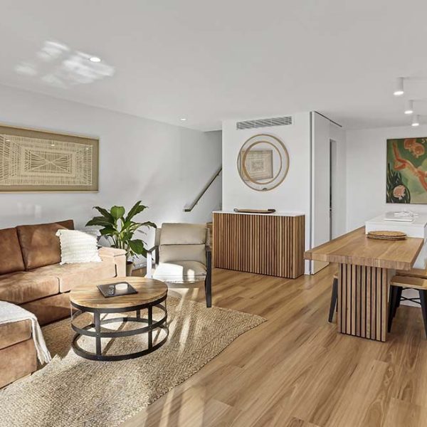 LIttle Cove Court APT 2 fEATURE